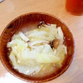 しめじと白菜のみそ汁